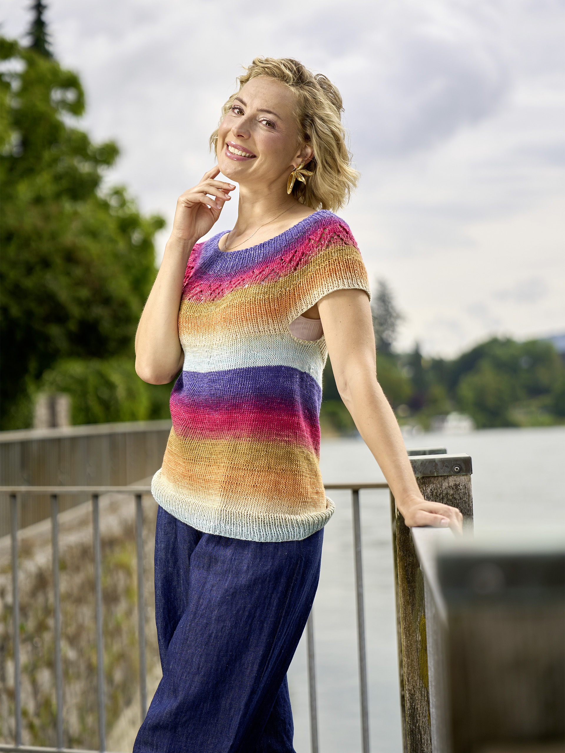 12 Strickshirt mit Rundpasse